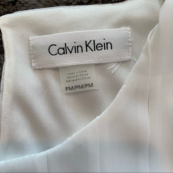 Calvin Klein sleeveless blouse.  Suit separate.  Pairs well with any suit. - Picture 5 of 5